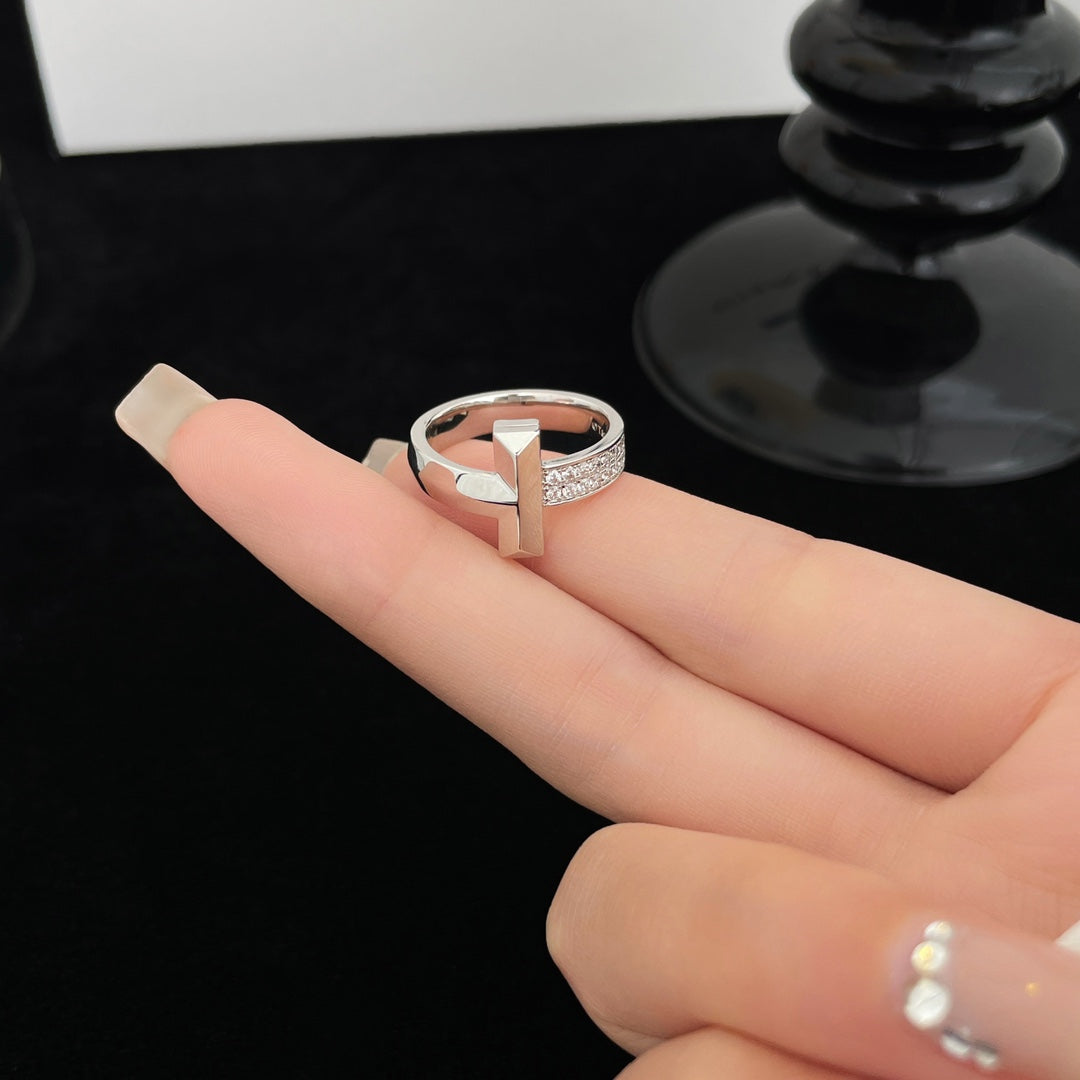 [Hyrra Jewelry]T WIDE DIAMOND RING