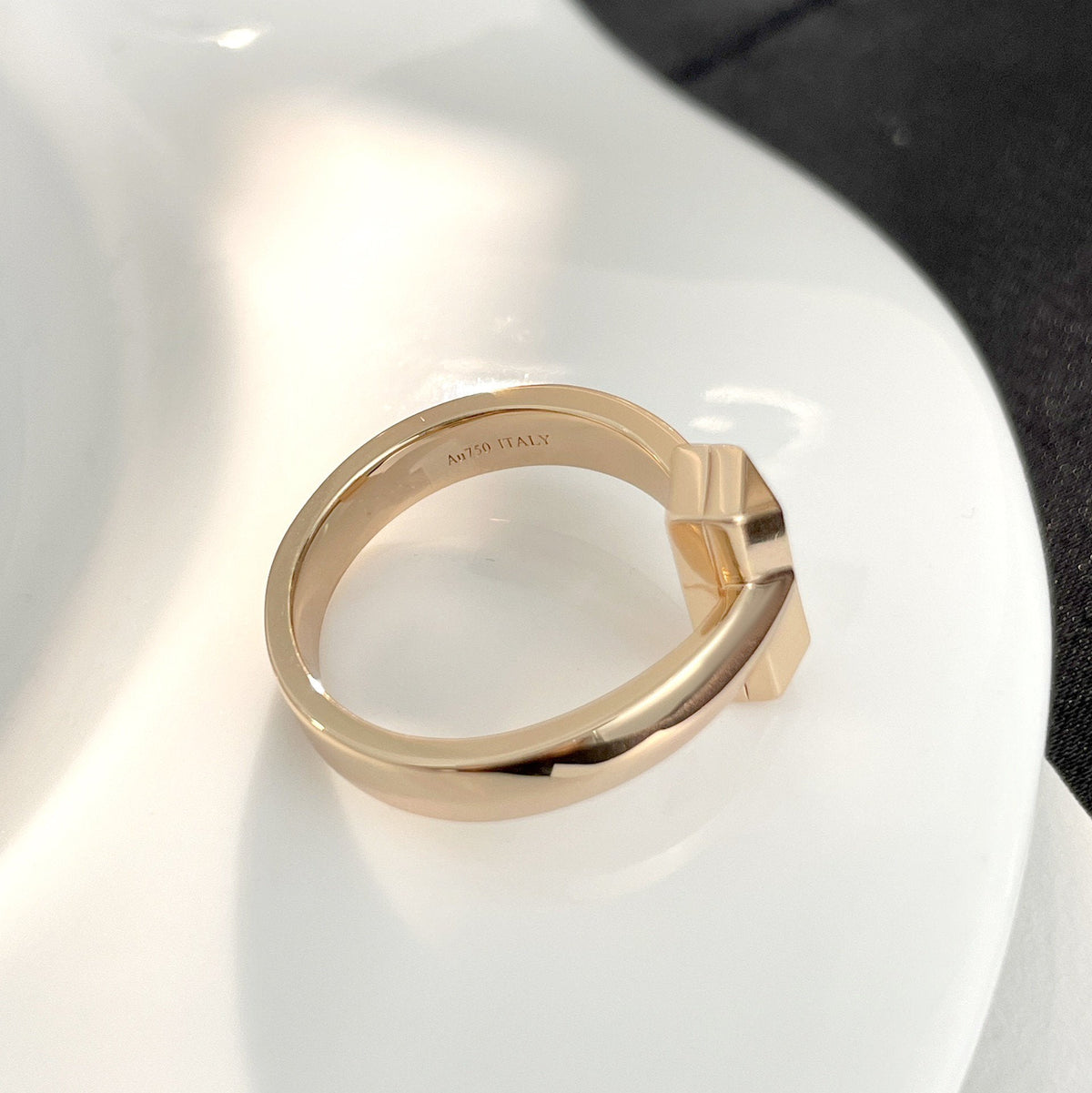 [Hyrra Jewelry]T WIDE DIAMOND RING