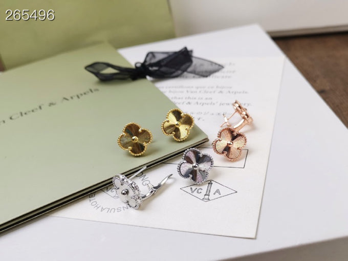 [⭐Hyrra Jewelry]CLOVER MEDIUM STUD EARRINGS