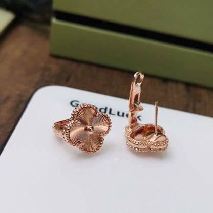 [⭐Hyrra Jewelry]CLOVER MEDIUM STUD EARRINGS