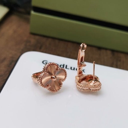 [⭐Hyrra Jewelry]CLOVER MEDIUM STUD EARRINGS
