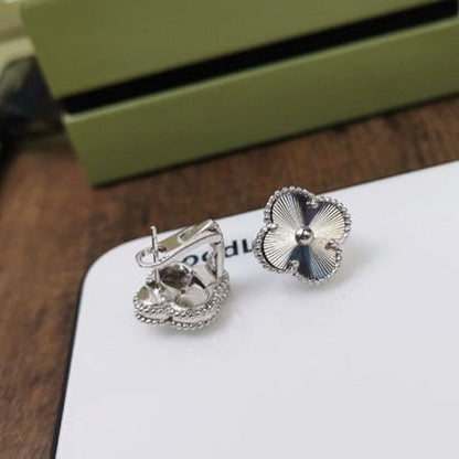 [⭐Hyrra Jewelry]CLOVER MEDIUM STUD EARRINGS