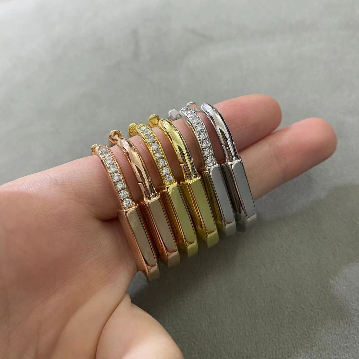 [Hyrra Jewelry]LOCK MEDIUM DIAMNOND EARRINGS