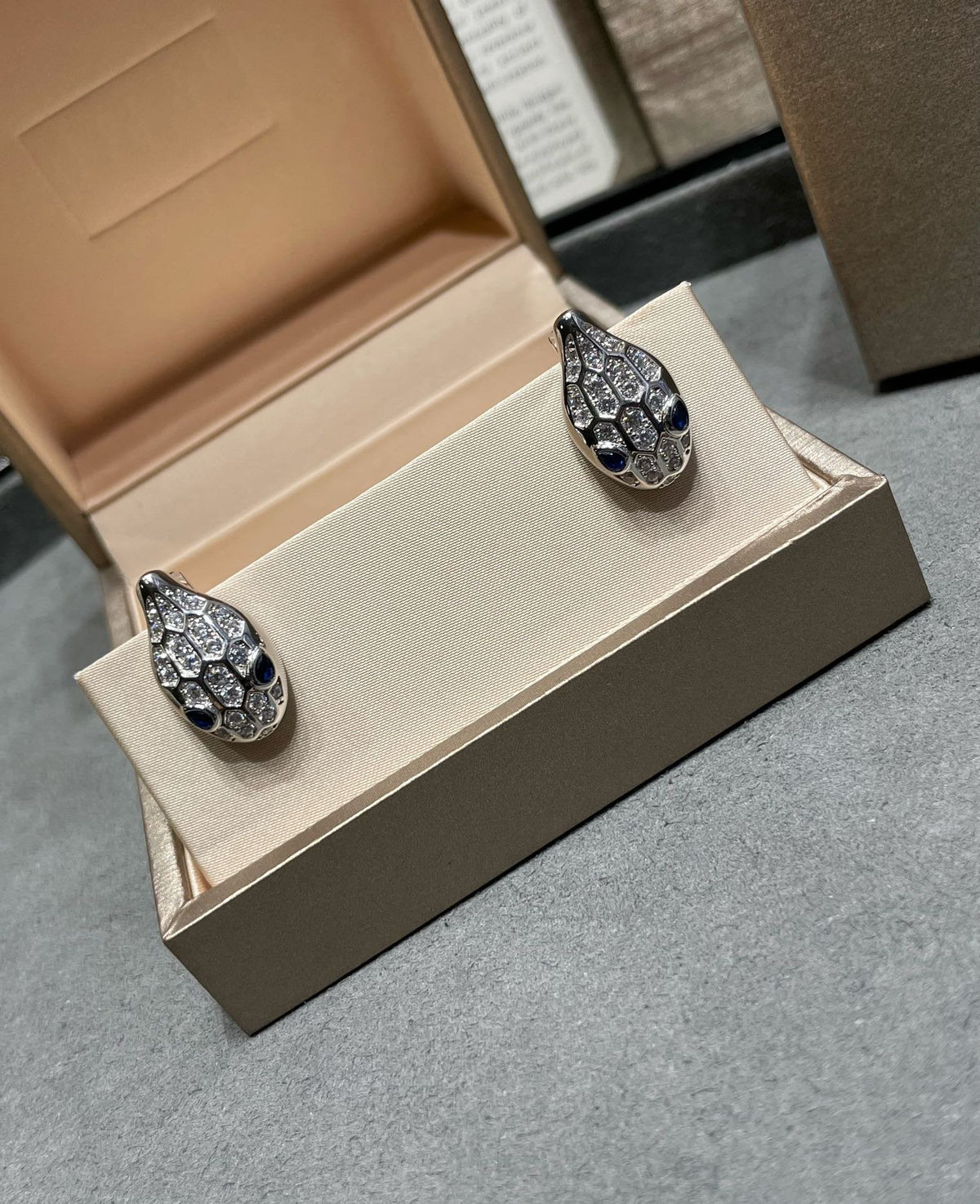 [⭐Hyrra Jewelry]SERPENT DIAMOND STUD EARRINGS