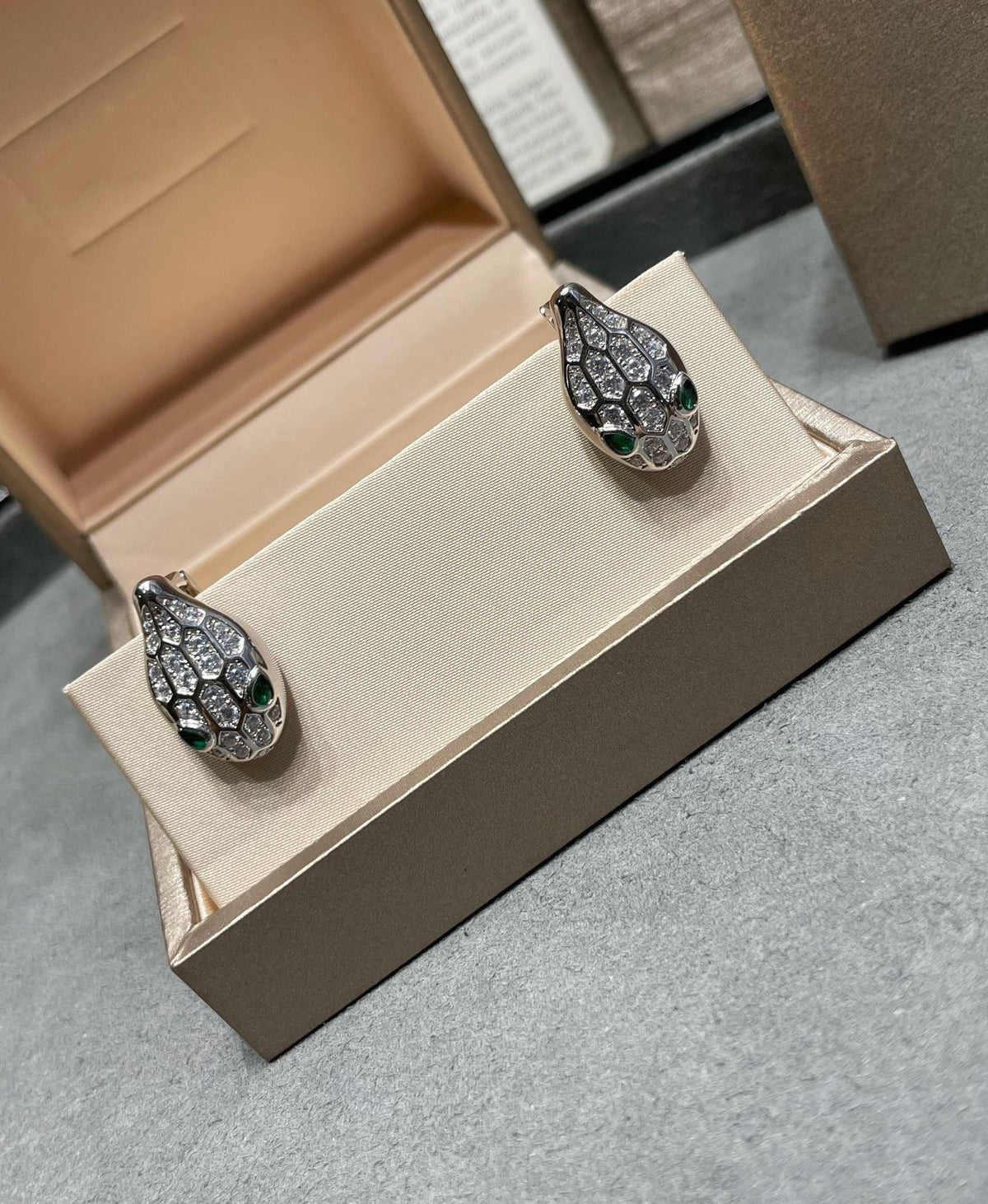 [⭐Hyrra Jewelry]SERPENT DIAMOND STUD EARRINGS