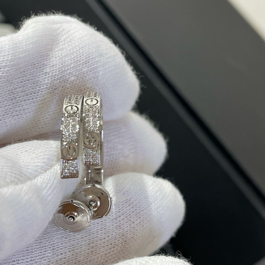 [⭐Hyrra Jewelry]LOVE DIAMOND SILVER HOOP EARRINGS