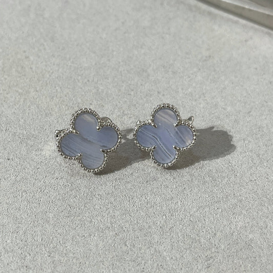 [⭐Hyrra Jewelry]CLOVER CHALCEDONY SILVER STUD EARRINGS