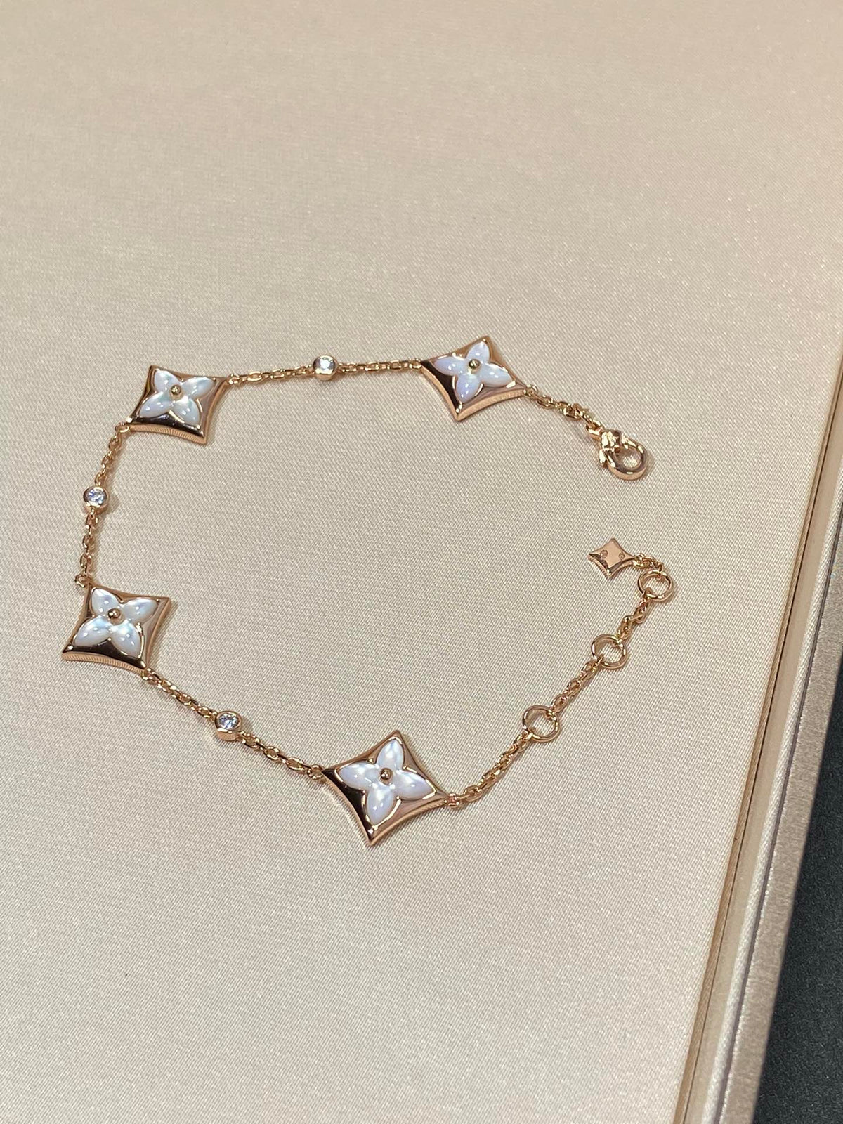 [⭐Hyrra Jewelry]STAR 4 MOTIF MOP DIAMOND PINK GOLD BRACELET