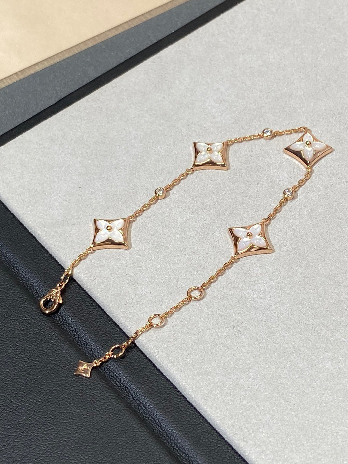 [⭐Hyrra Jewelry]STAR 4 MOTIF MOP DIAMOND PINK GOLD BRACELET