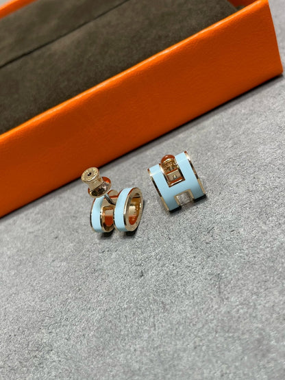 [⭐Hyrra Jewelry]POP H SKY BLUE STUD EARRINGS