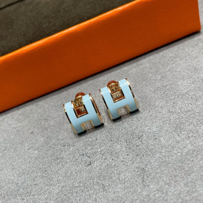 [⭐Hyrra Jewelry]POP H SKY BLUE STUD EARRINGS
