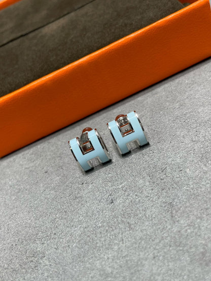 [⭐Hyrra Jewelry]POP H SKY BLUE STUD EARRINGS