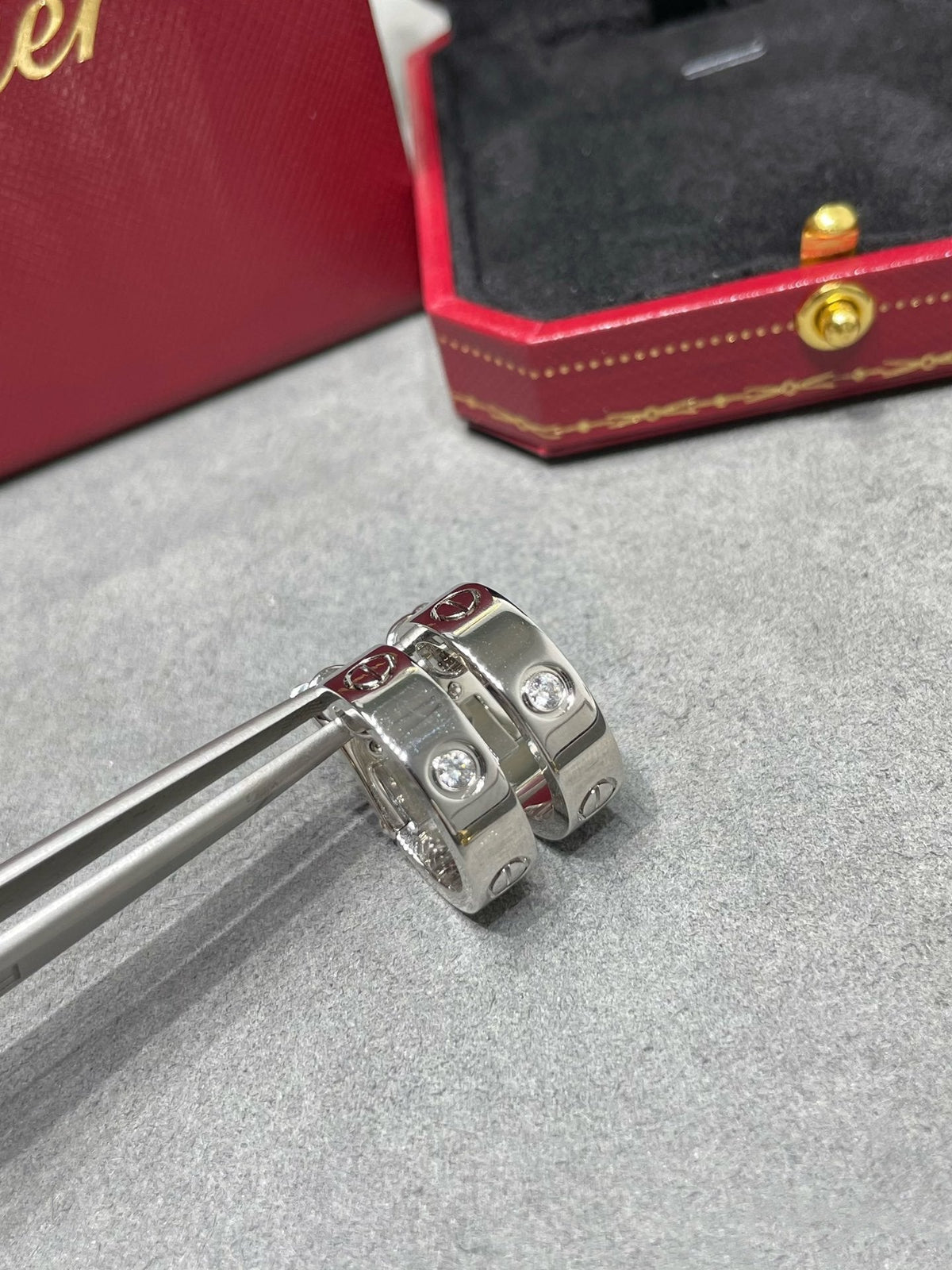 [⭐Hyrra Jewelry]LOVE 5.5MM 1 DIAMOND EARRINGS