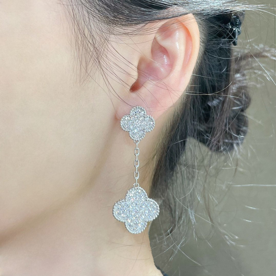 [⭐Hyrra Jewelry]CLOVER 2 MOTIFS DIAMOND PAVED SILVER EARRINGS