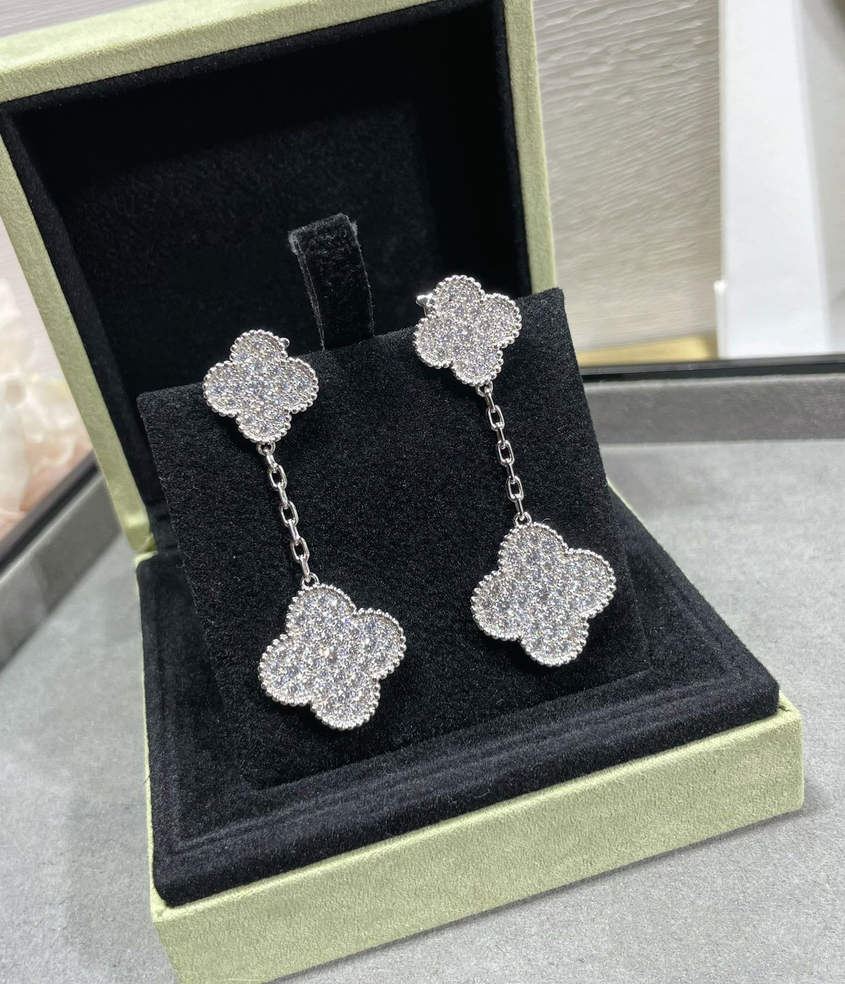 [⭐Hyrra Jewelry]CLOVER 2 MOTIFS DIAMOND PAVED SILVER EARRINGS