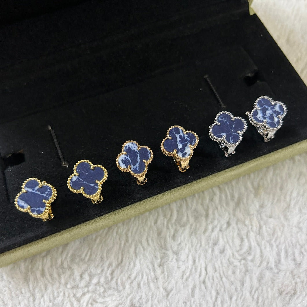 [⭐Hyrra Jewelry]CLOVER PIETERSITE MEDIUM STUD EARRINGS