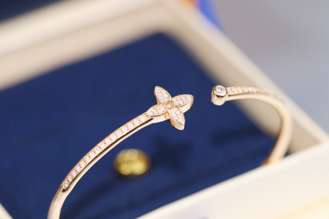 [⭐Hyrra Jewelry]IDYLLE PINK GOLD OPEN BRACELET DIAMOND PAVED