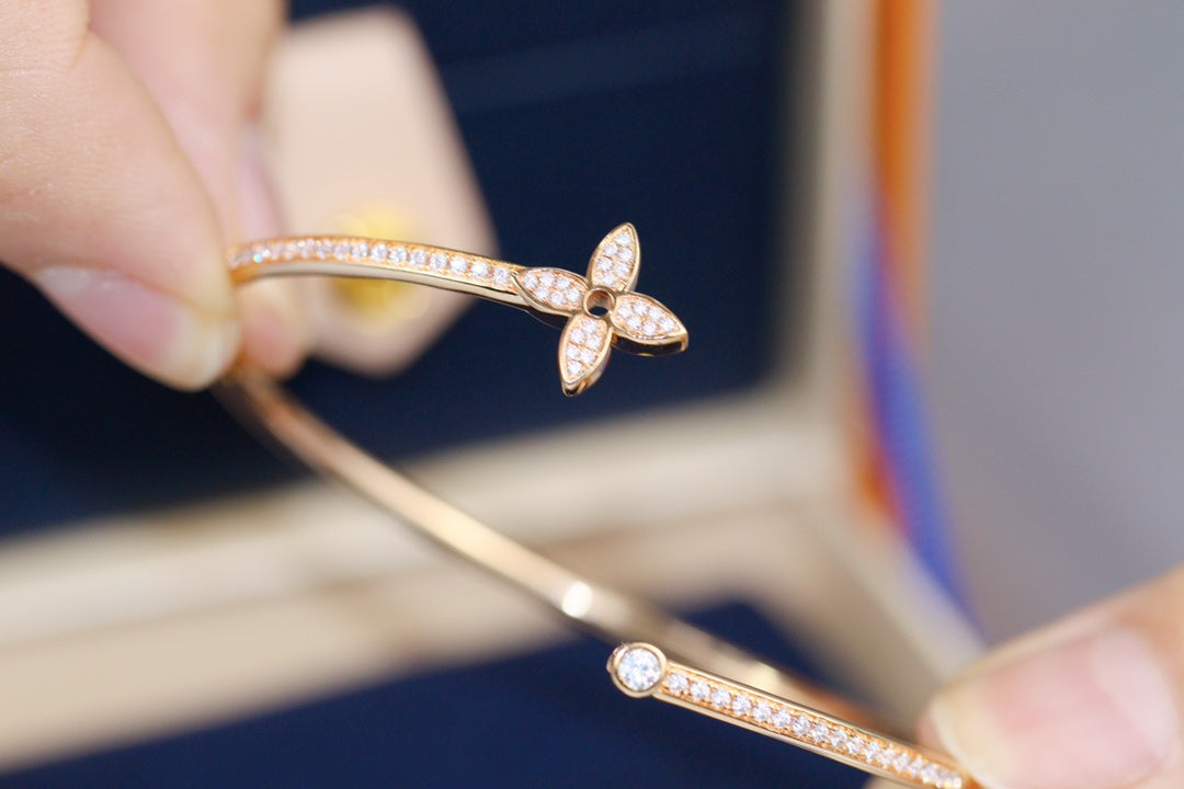 [⭐Hyrra Jewelry]IDYLLE PINK GOLD OPEN BRACELET DIAMOND PAVED