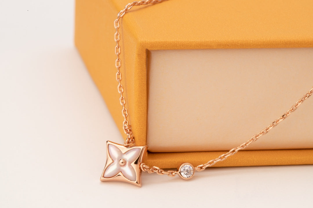 [⭐Hyrra Jewelry]STAR PINK MOP 1 DIAMOND PINK GOLD NECKLACE