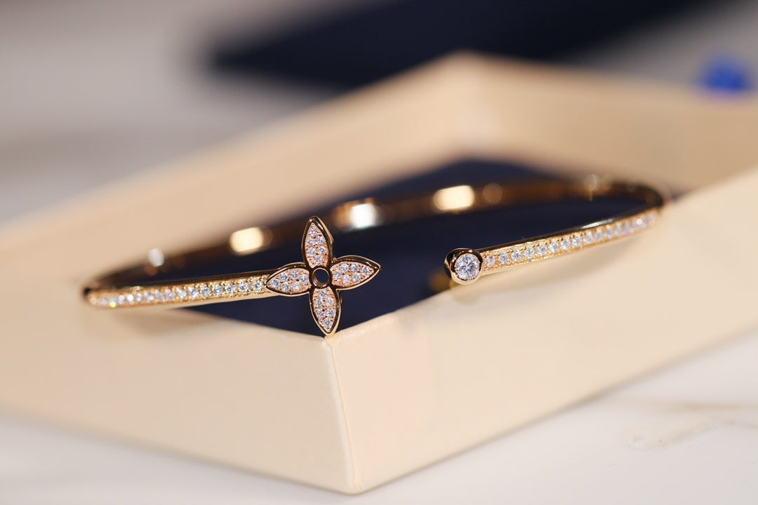 [⭐Hyrra Jewelry]IDYLLE GOLD OPEN BRACELET DIAMOND PAVED
