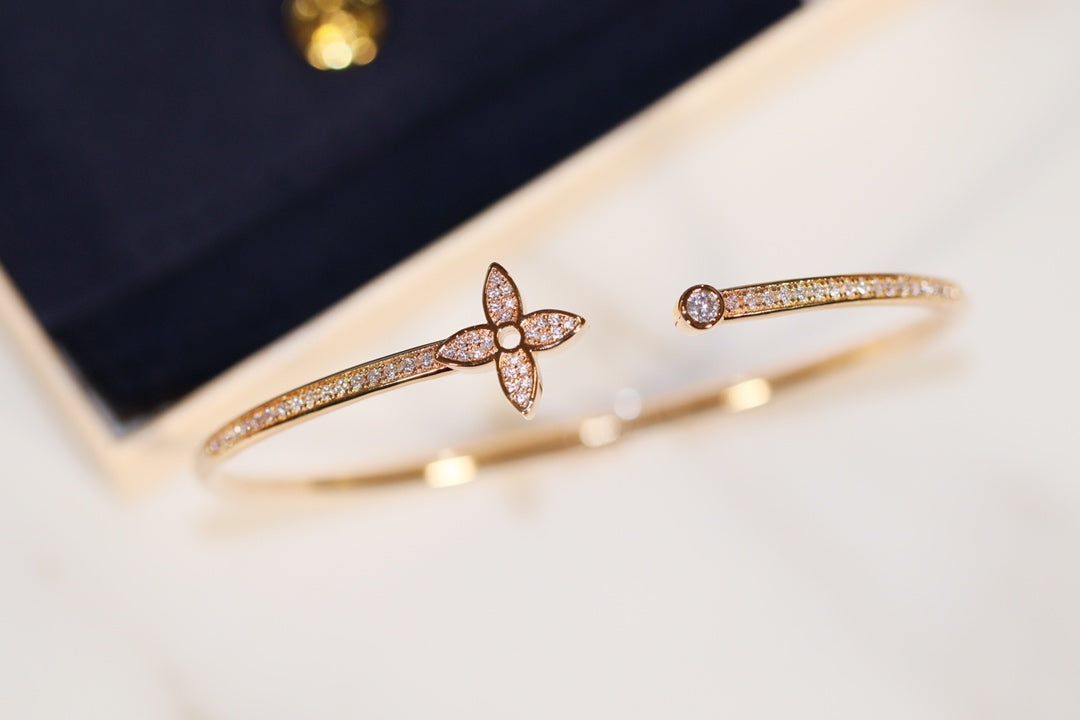 [⭐Hyrra Jewelry]IDYLLE GOLD OPEN BRACELET DIAMOND PAVED
