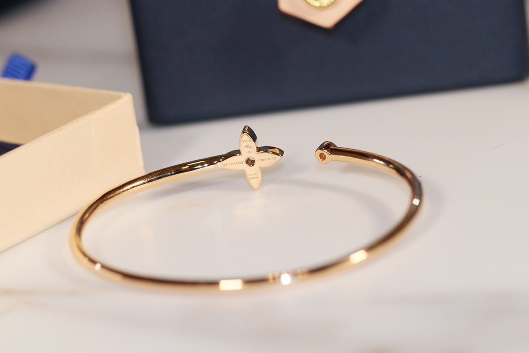 [⭐Hyrra Jewelry]IDYLLE GOLD OPEN BRACELET DIAMOND PAVED
