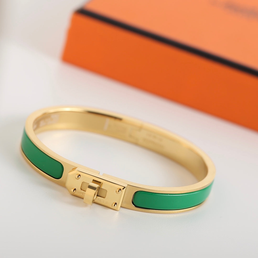 [⭐Hyrra Jewelry]HM KELLY GREEN BRACELET