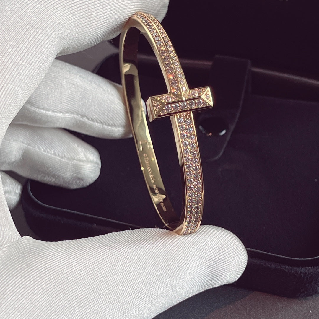 [Hyrra Jewelry]T1 WIDE HINGED BANGLE DIAMOND PAVED BRACELET