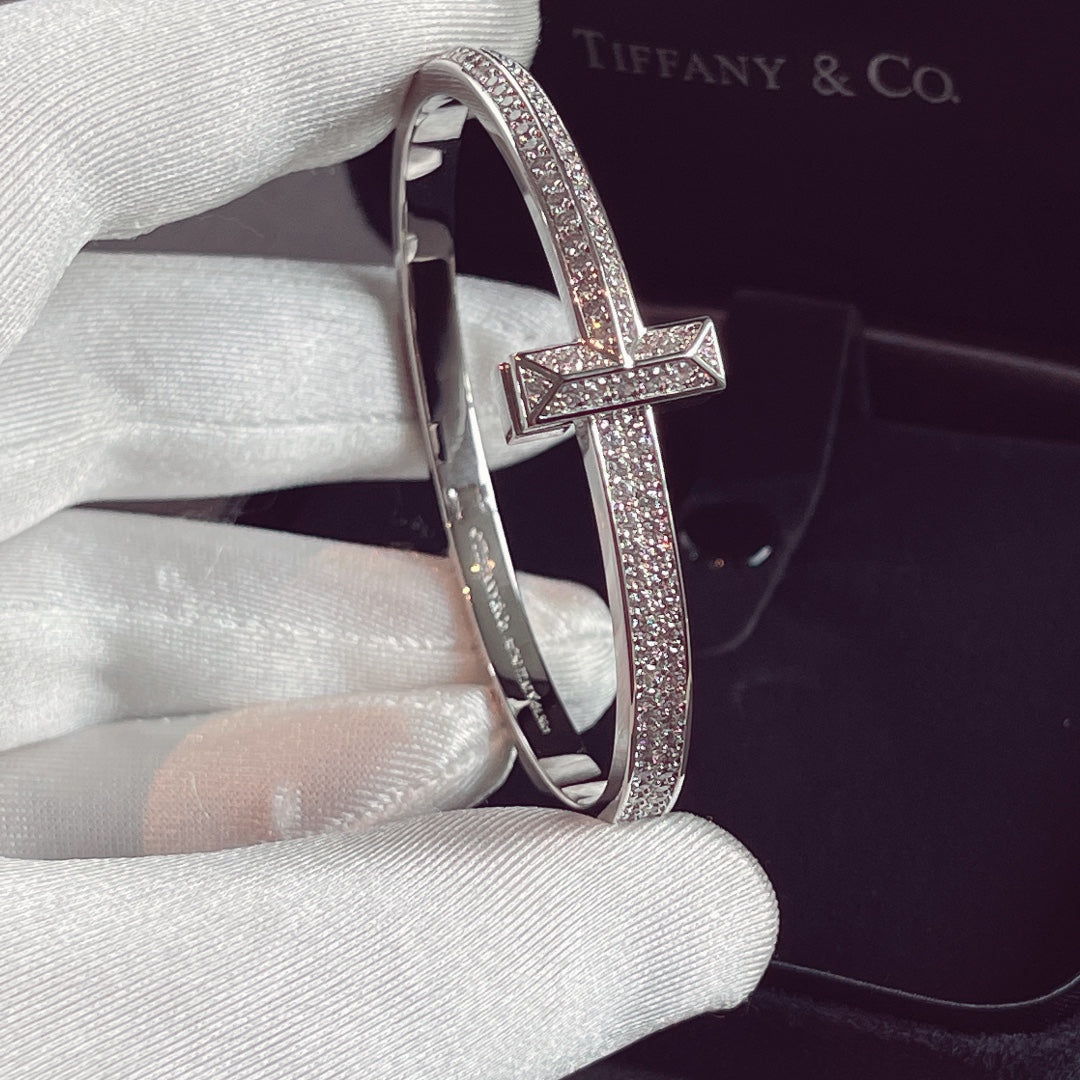 [Hyrra Jewelry]T1 WIDE HINGED BANGLE DIAMOND PAVED BRACELET