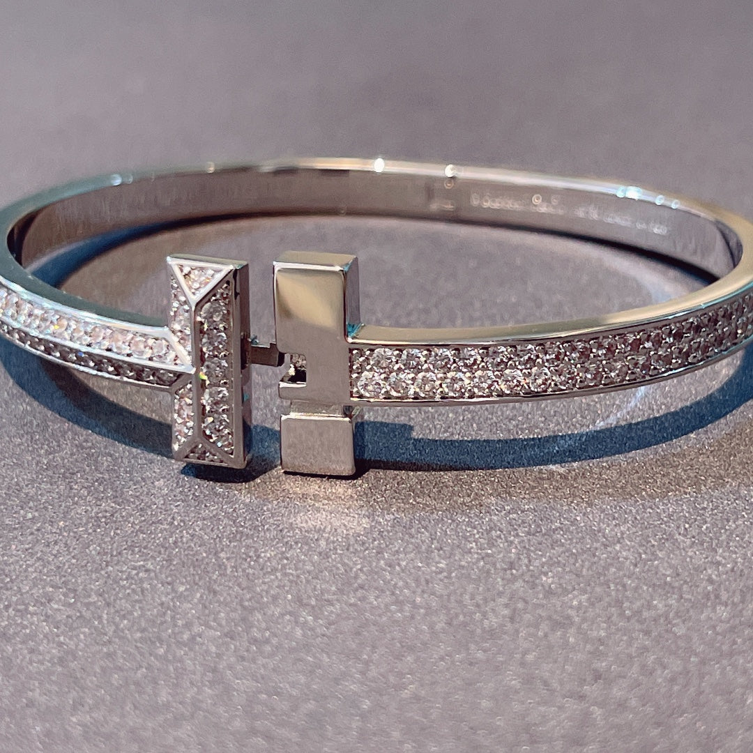 [Hyrra Jewelry]T1 WIDE HINGED BANGLE DIAMOND PAVED BRACELET