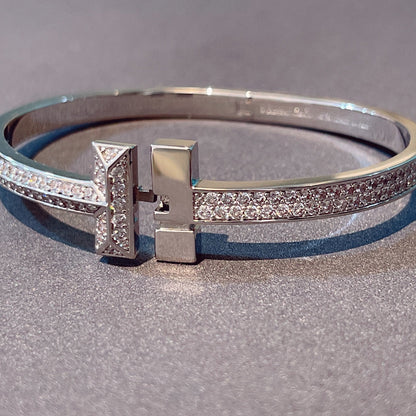 [Hyrra Jewelry]T1 WIDE HINGED BANGLE DIAMOND PAVED BRACELET