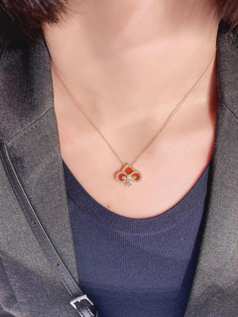 [Hyrra Jewelry]FLEUR DE LIS PINK GOLD DIAMOND NECKLACE