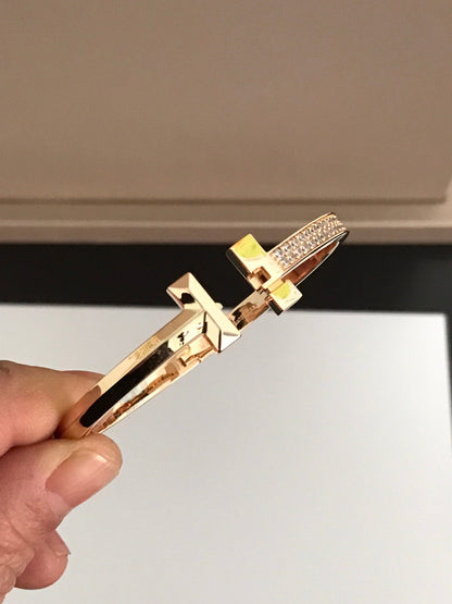 [Hyrra Jewelry]T1 WIDE DIAMOND HINGED BANGLE PINK GOLD