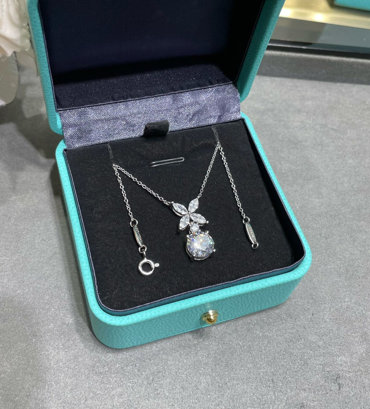 [Hyrra Jewelry]VICTORIA PENDANT SILVER DIAMOND NECKLACE