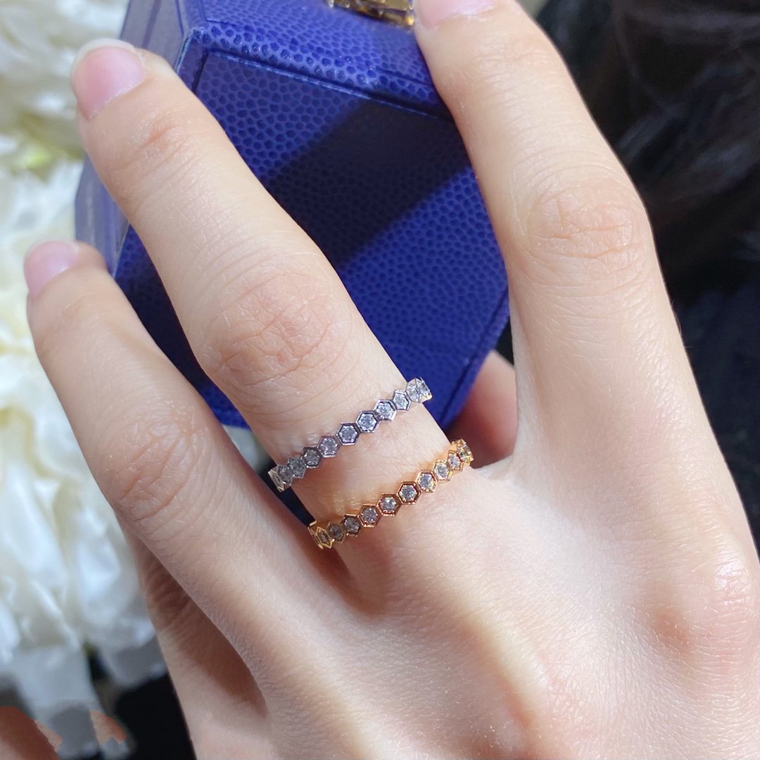 [⭐Hyrra Jewelry]BEE LOVE DIAMOND PAVED SMALL RING