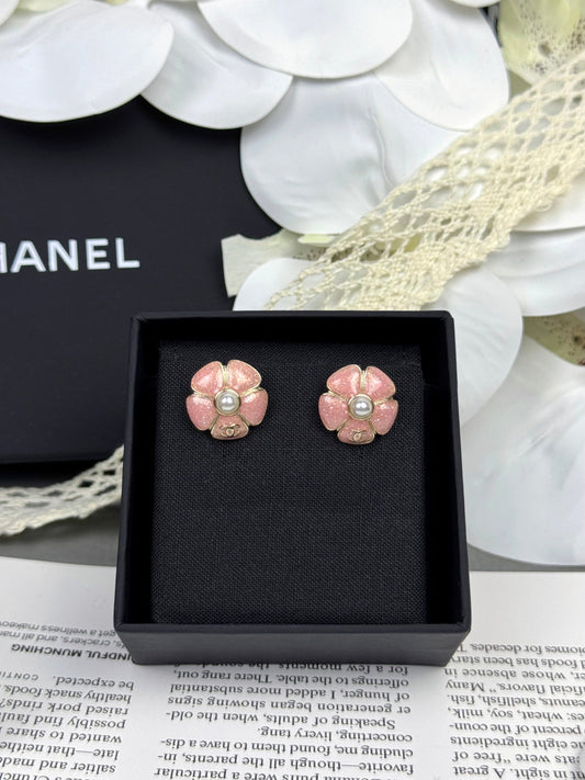[⭐Hyrra Jewelry]26C Pink Camellia Pearl Enamel Stud Earrings