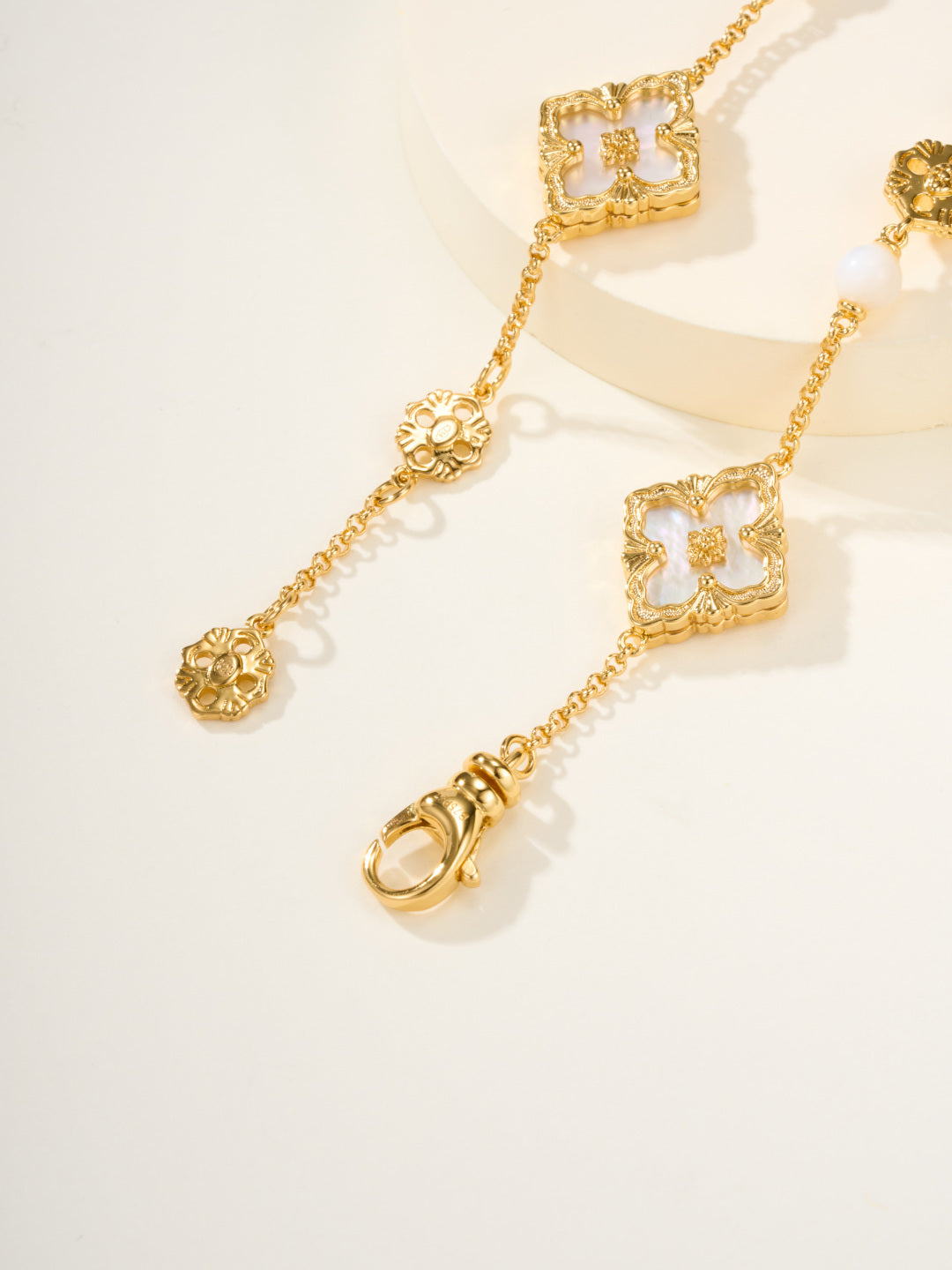 [⭐Hyrra Jewelry]B.C.L ENAMELED Three-Flower Bracelet（Trumpet)