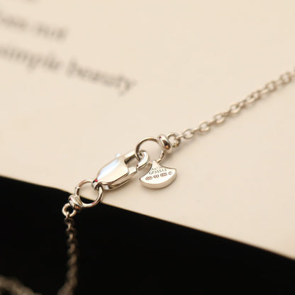 [Hyrra Jewelry]]wild flower diamond line pendant