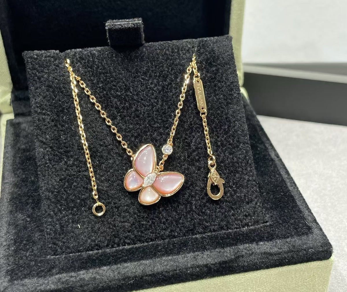 [⭐Hyrra Jewelry]BUTTERFLY PINK MOTHER-OF-PEARL DIAMOND NECKLACE