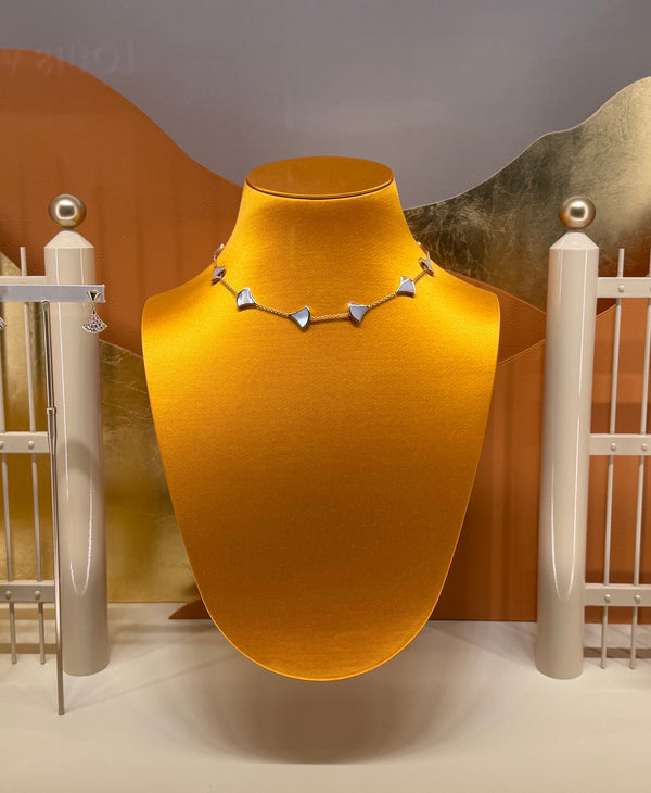 [⭐Hyrra Jewelry]NEW ARRIVAL: TEN-FLOWER DRESS AND GOLD NECKLACE