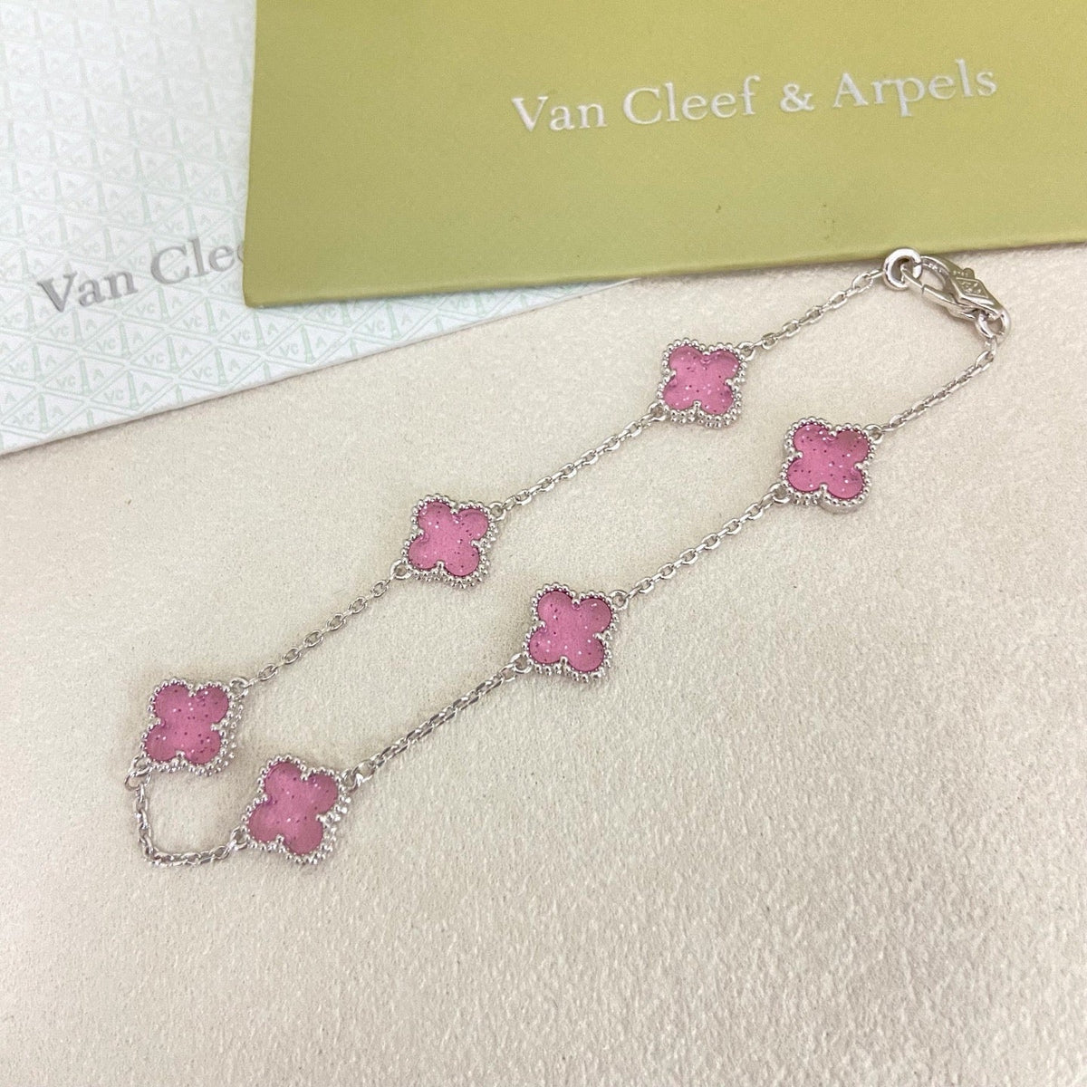 [⭐Hyrra Jewelry]2026 NEW CLOVER 6 MOTIF BUBBLE PINK ENAMEL BRACELET
