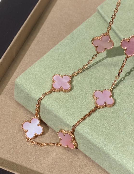 [⭐Hyrra Jewelry Jewellery] Pink Necklace with Ten Clover Designs