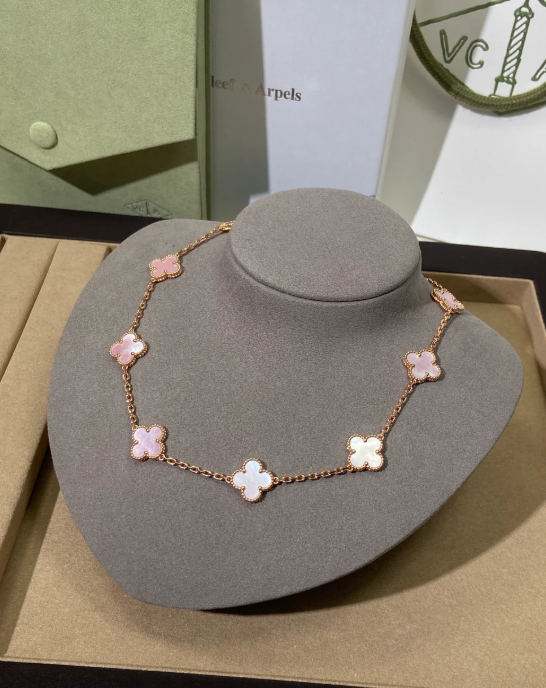 [⭐Hyrra Jewelry Jewellery] Pink Necklace with Ten Clover Designs