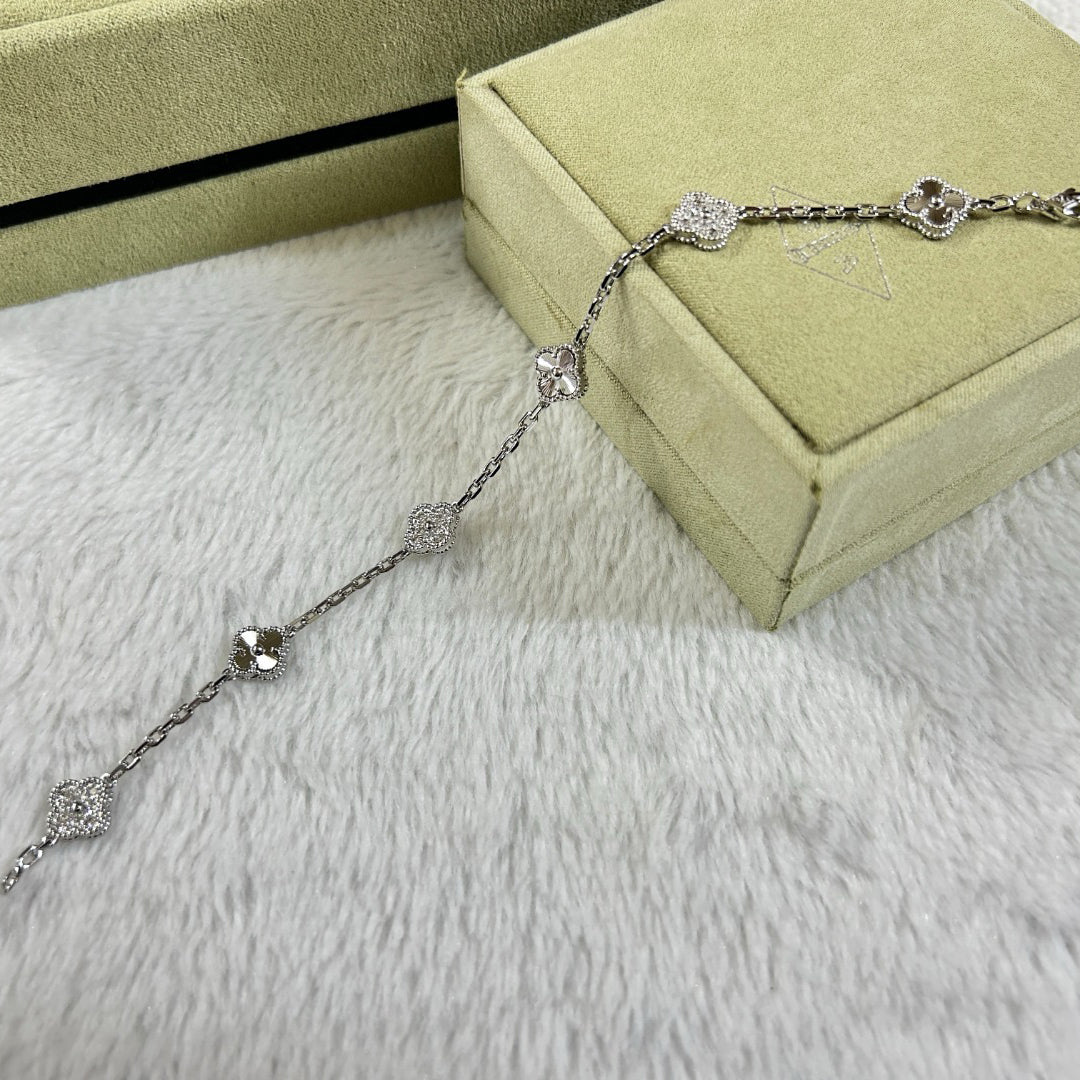 [⭐Hyrra Jewelry]CLOVER 6 MOTIF DIAMOND LASER BRACELET