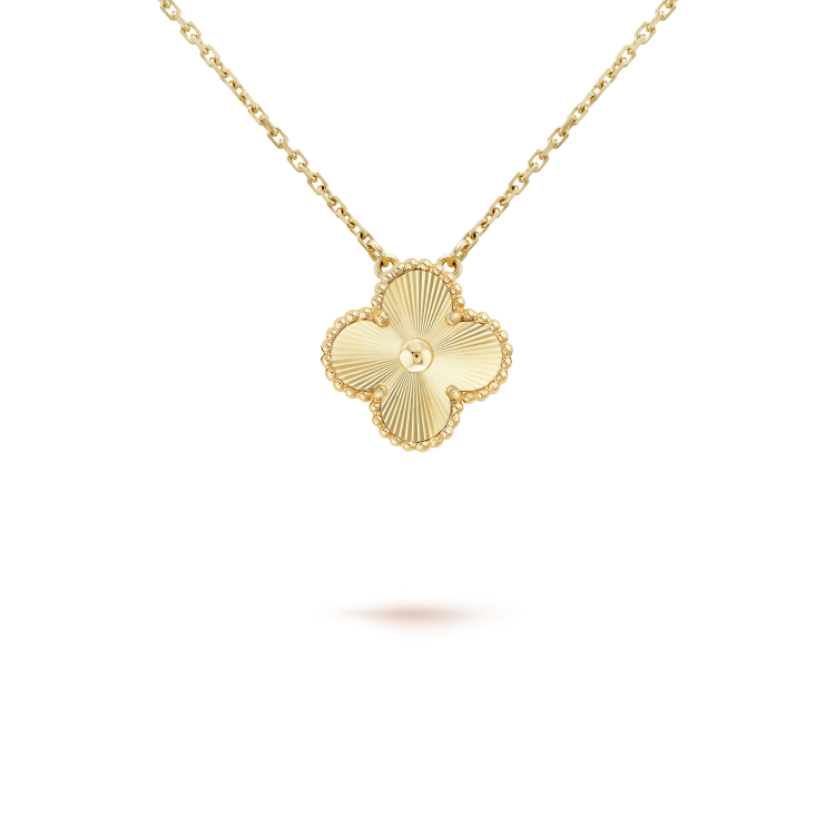 [⭐Hyrra Jewelry]CLOVER 15MM LASER NECKLACE AND BOX