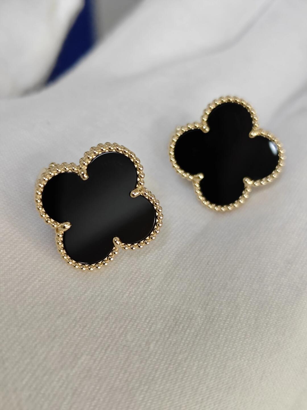 [⭐Hyrra Jewelry]CLOVER 20MM BLACK MOP EARRINGS