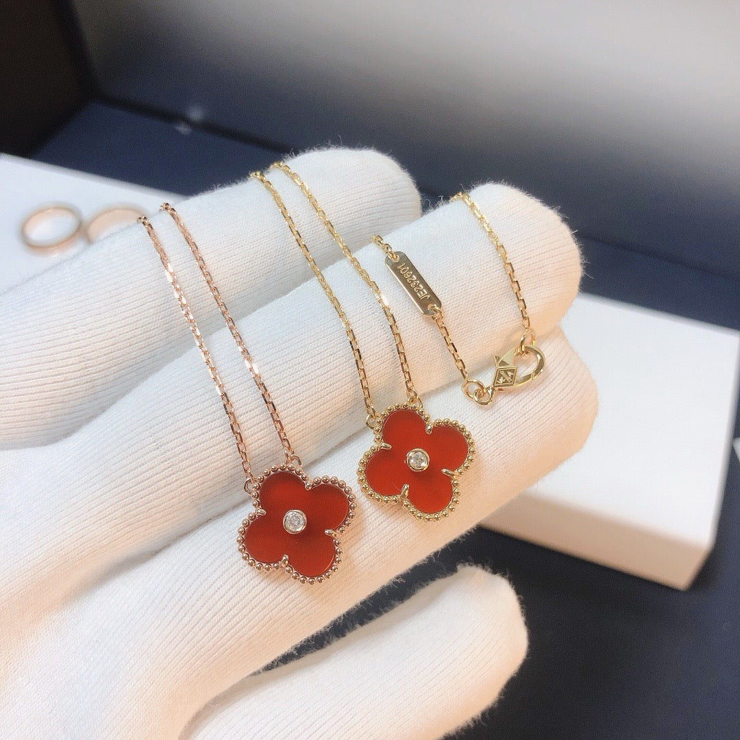 [⭐Hyrra Jewelry]CLOVER 15MM DIAMOND CARNELIAN NECKLACE
