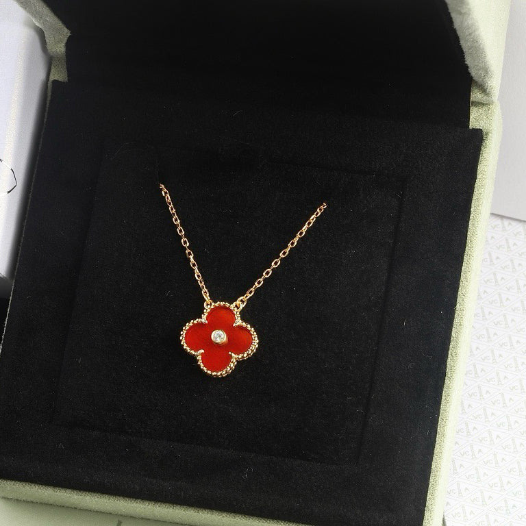[⭐Hyrra Jewelry]CLOVER 15MM DIAMOND CARNELIAN NECKLACE