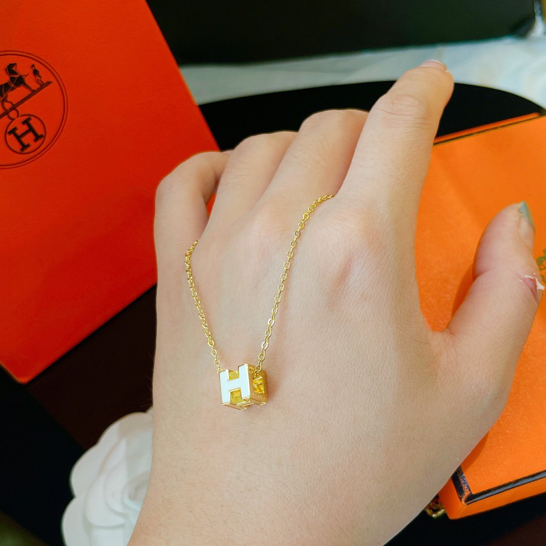[⭐Hyrra Jewelry]H WHITE SQUARE GOLD NECKLACE