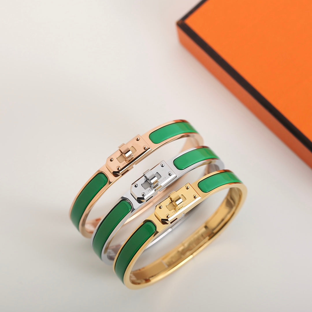 [⭐Hyrra Jewelry]HM KELLY GREEN BRACELET